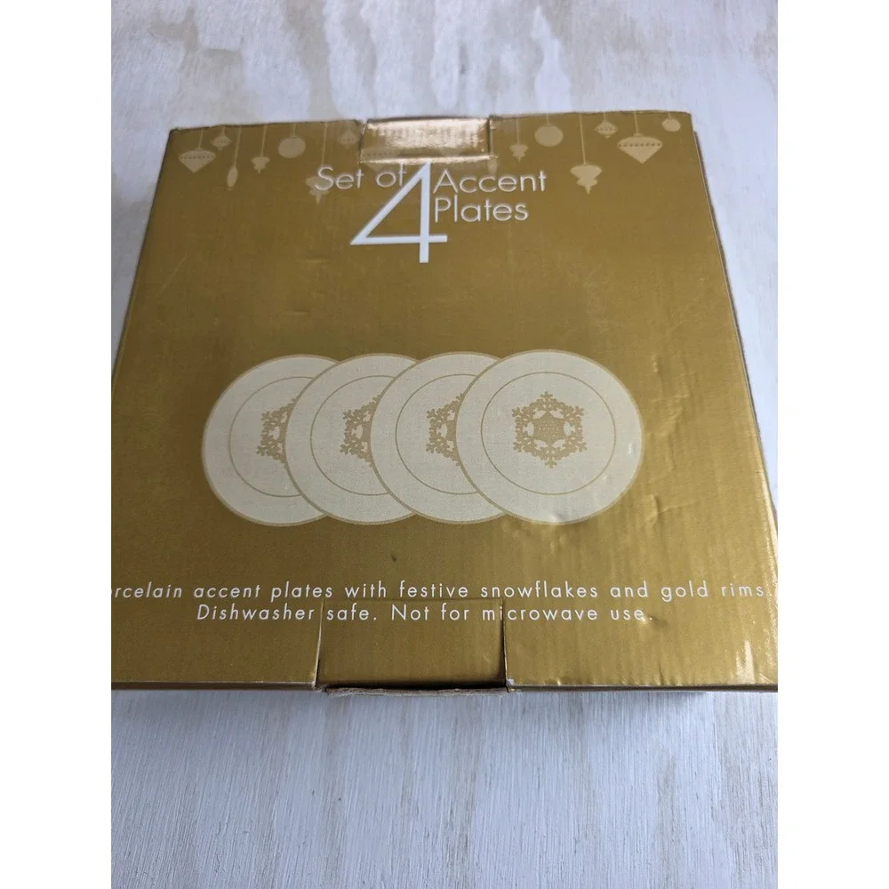 International Silver Co Set of 4 Snowflake Accent Plates Gold Rim Fine China 9in